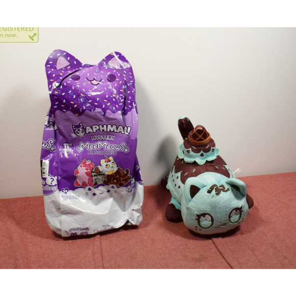 Aphmau 11" Classic Surprise Plush Mint Chip Ice Cream Cat - Picture 1 of 6